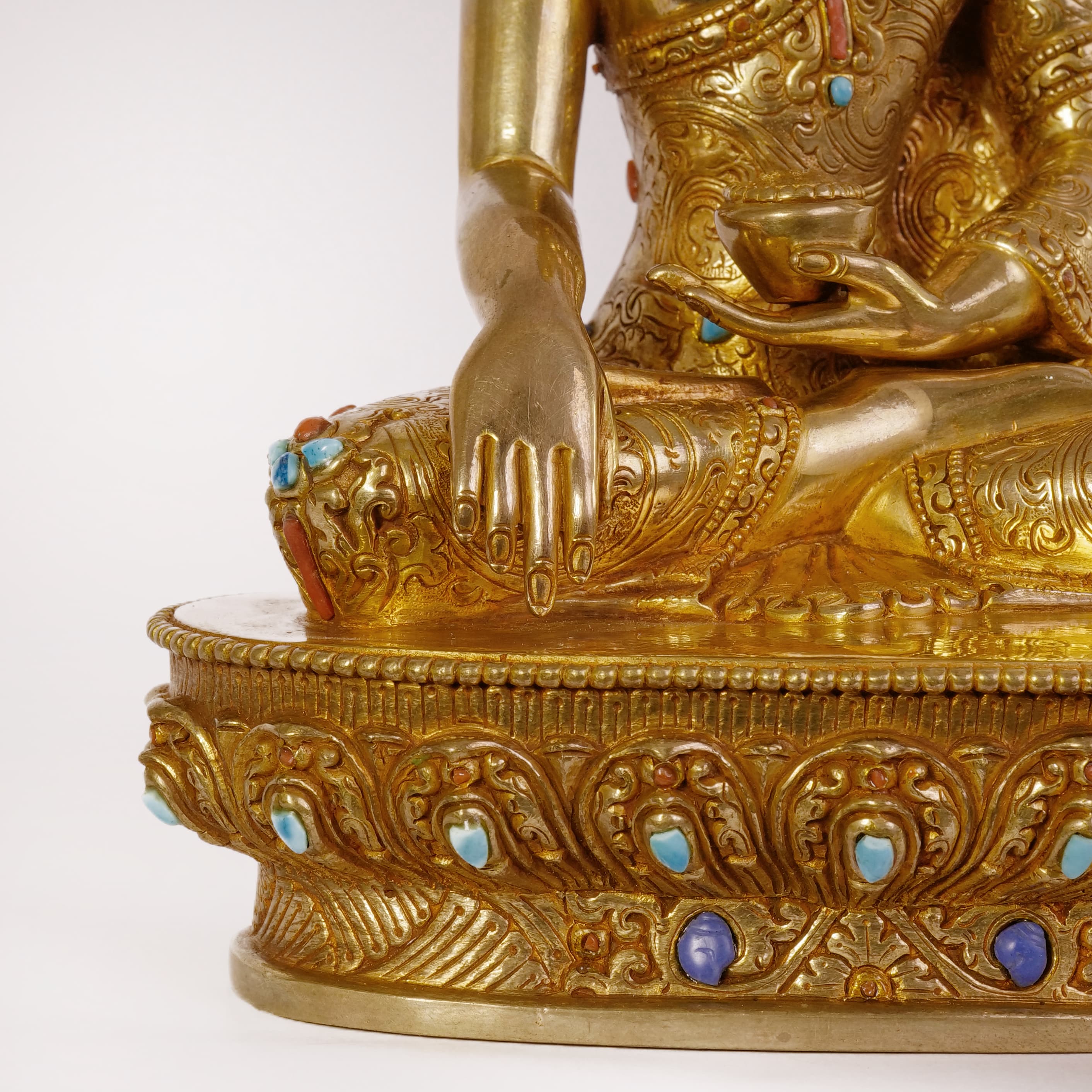 Shakyamuni Buddha with stone (Small) 7