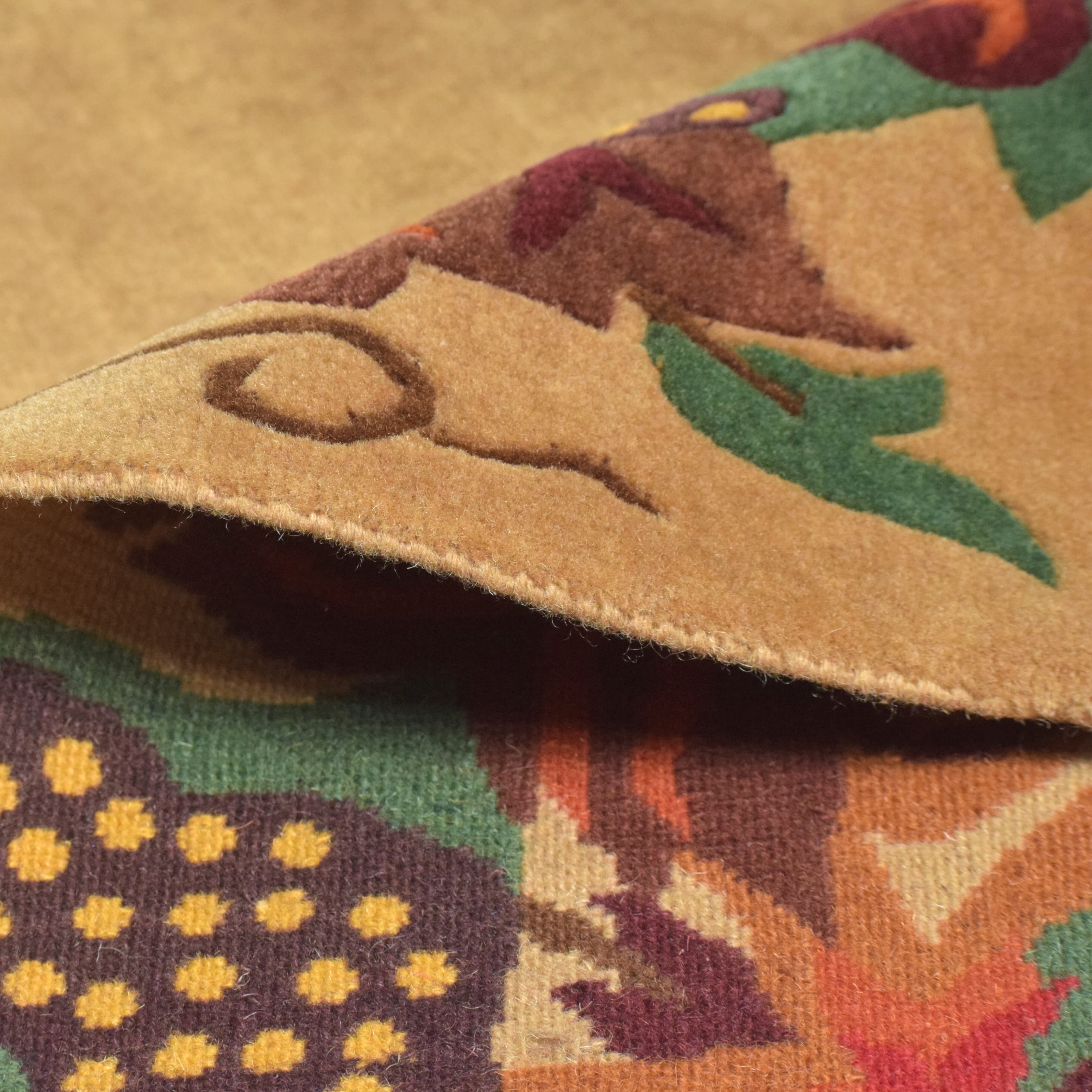 Tibetan-style floral/vine wool carpet 3